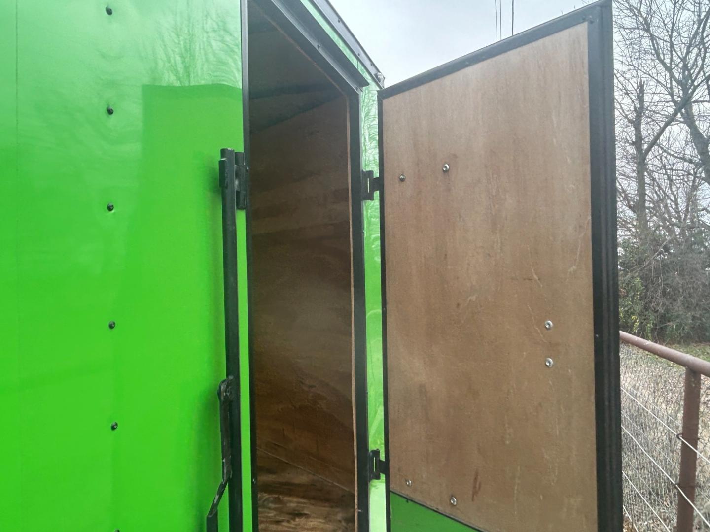 2020 GREEN /TAN DEEP SOUTH ENCLOSED TRAILER (7JKBE1624LH) , located at 17760 Hwy 62, Morris, OK, 74445, 35.609104, -95.877060 - Photo#1